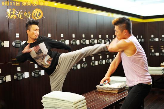 《猛龙特囧》郑中基变打星