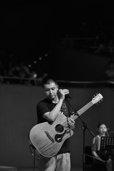 马頔孤鸟的歌音乐会上海站落幕
