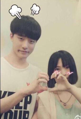 大舅子搂靓妹 被粉丝玩坏的WE开放日-新浪英