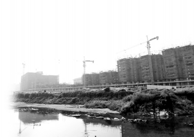 一些新樓盤還在建設當中