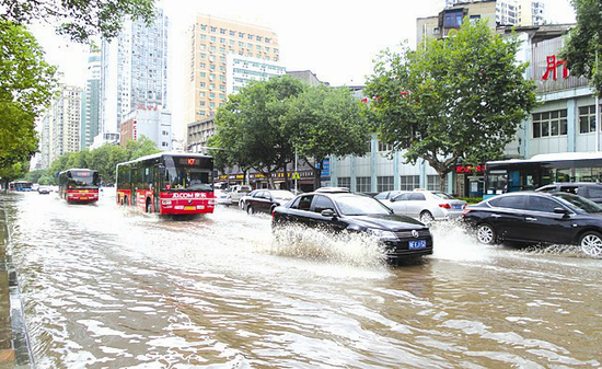 道路大面积积水