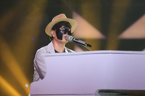 蒙面歌王灵魂战警暂别 李泉从容揭面具|李泉|蒙