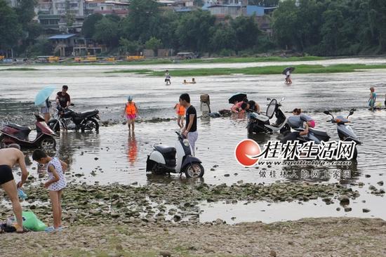 电动车主漓江洗车 洗车场距离取水点200多米