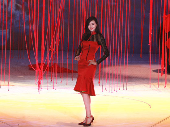 周韦彤女神新装逆袭 红高粱征服Rain|女神新