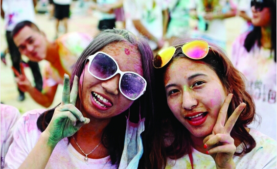 东莞南城举办彩色中国跑 主题为放肆美好放肆