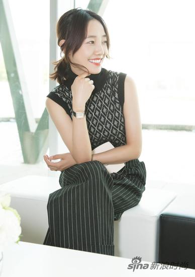 白百何也以帅气的装扮来到香奈儿BOY·FRIEND腕表发布会现场。