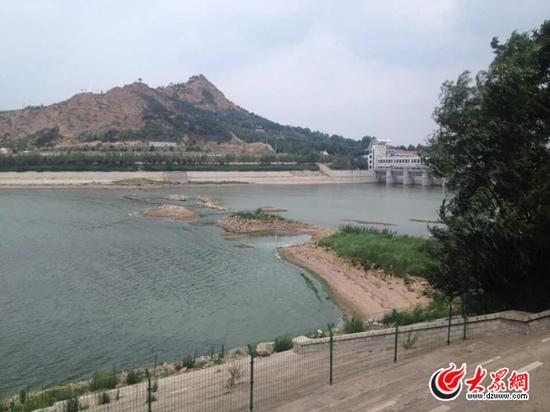 7月21日,濰坊峽山水庫蓄水量為1.05億立方米,較去年同期蓄水量2.54億立方米少蓄1.49億立方米。