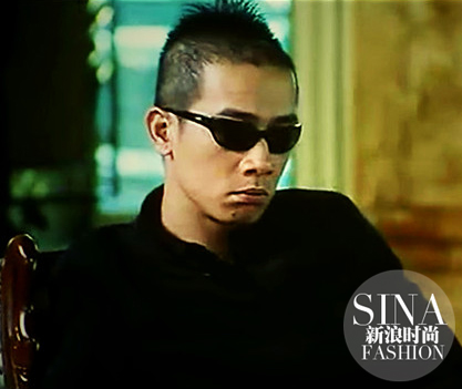 我在闹他在笑 古惑仔携太太团花式虐狗