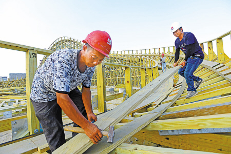 杭州湾新区搭建木质过山车 预计今年10月可投用