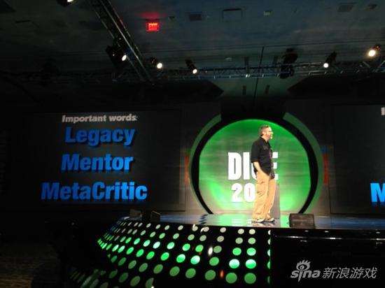 沃伦在DICE峰会的演讲上，把Metacritic作为了设计师成功的关键字