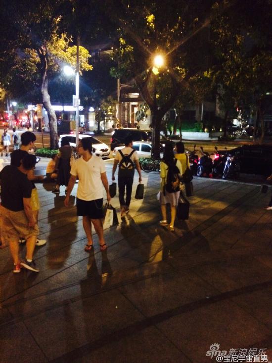 网友偶遇范冰冰、李晨在台北街头