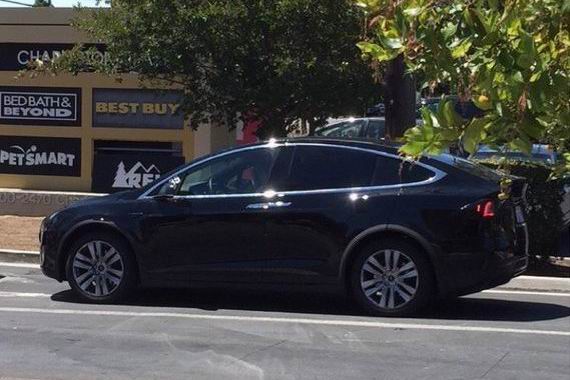 00 Tesla Model X Spy