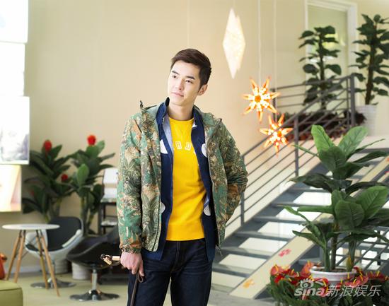 金世佳饰演艾亮