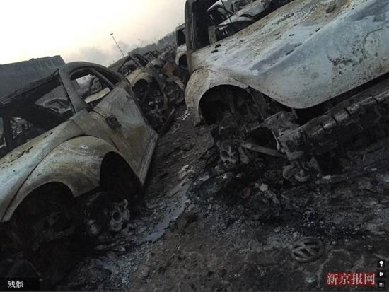 高清组图：天津滨海爆炸致上千辆新车被烧毁