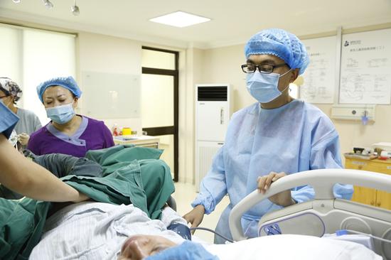 孕妈体重骤减20斤 九斤一两宝贝生产遇险|《宝