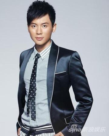 李晨向天津爆炸牺牲消防战士家属捐款50万