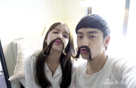 林佑威、李毓芬扮鬼脸