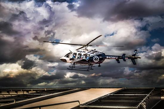 无人机威胁民航案例激增 美国业界呼吁立法监