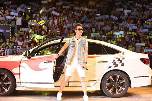 《炫风车手》明星挑战赛 霍思燕对战谢楠|炫风