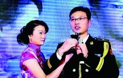 王迅与前妻。图片来源：贵州商报