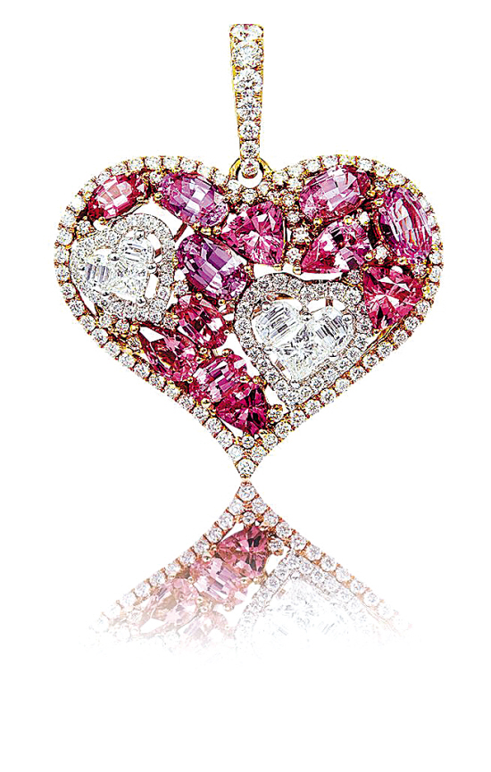 　QUEEN’S HEART系列 共2.07克拉钻石、7.85克拉天然粉红蓝宝石心形吊坠，2013年北京保利拍卖成交4.37万元