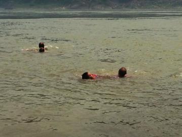 泸州十岁女孩掉进长江 连续五波接力救援成功