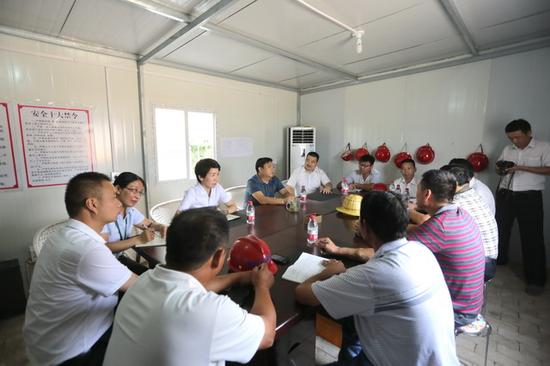 駱本京查看芒碭山創建5A級旅游景區情況