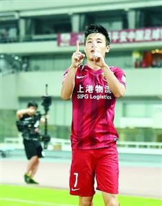 武磊两球帮上港重夺榜首 主教练首提夺双冠