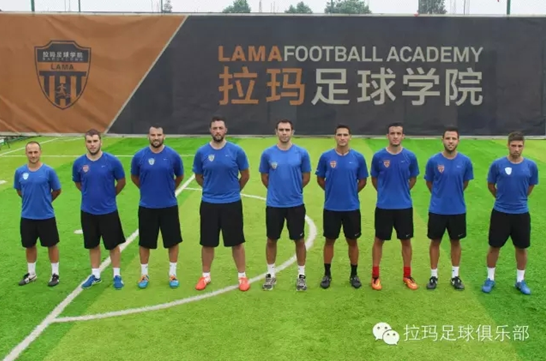 罗那足球青训体系落户南京 招募五百名孩子免