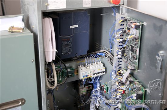 透视小包工头_电梯包工头工资收入(2)