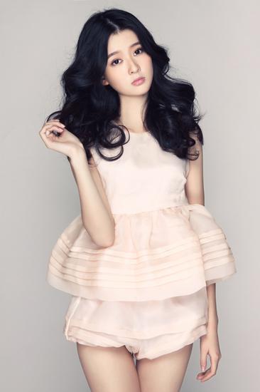 《欢乐颂》主演 乔欣饰关雎尔