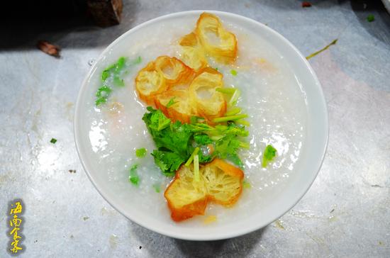 鱼腥粥配上油条段