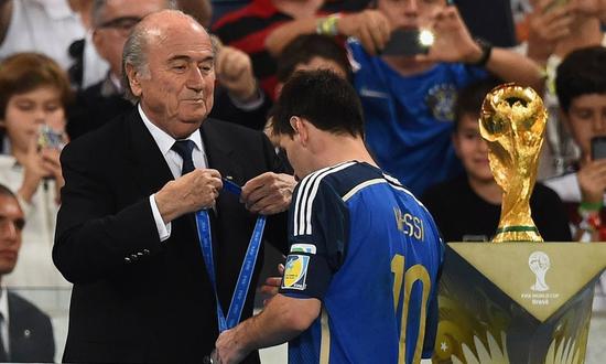 梅西的十年--40秒红牌3次饮恨 王非王(多图)_西