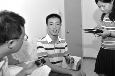 15岁新生蒋姚贝龙接受采访。京华时报记者 王海欣 摄