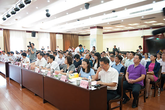 助力教育扶贫 广西民营企业捐款2500多万