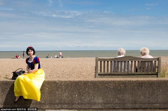 英国碧海蓝天白沙银滩 白雪公主落入凡尘伴钢