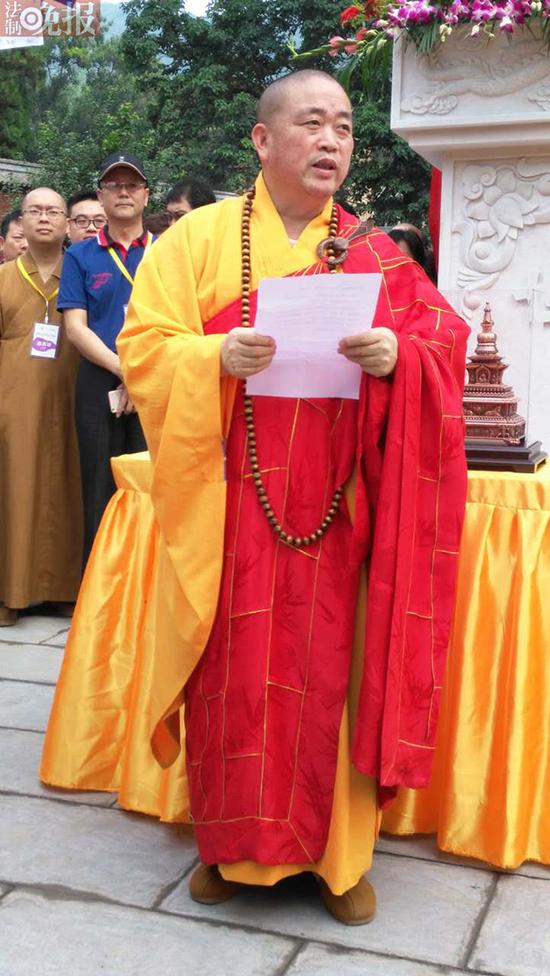 嵩山少林寺山门前举行升国旗仪式 释永信等参加图片