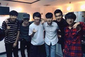 宁桓宇首次挑战话剧 快男兄弟齐助阵