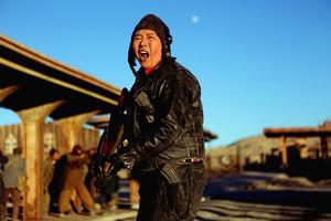 冯粒新海报曝光 化身胖版“猫王”