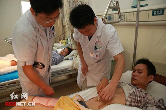 怀化男子伤口溃烂30年险截肢 移接大网膜填补