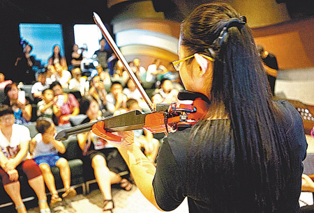 音乐现场分享者 2aib-fxhcvsf1030382.jpg