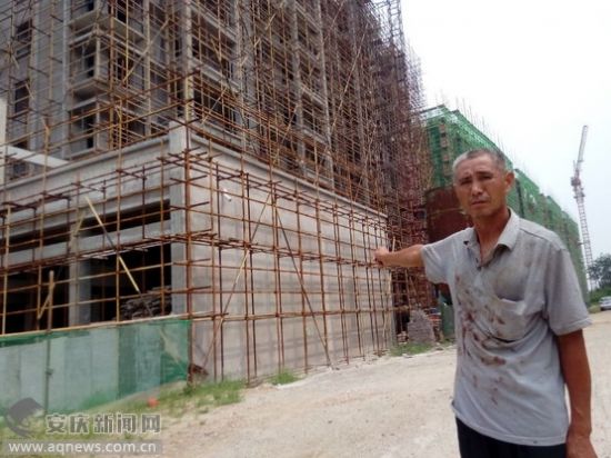 安庆农民工讨薪被殴打致伤 派出所:进行协调处