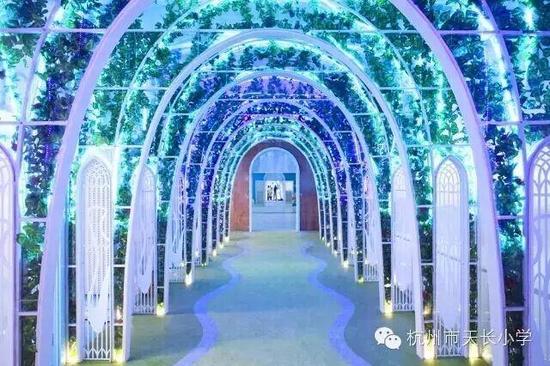 杭州1小学教学楼像梦幻城堡 大人都想回去上学
