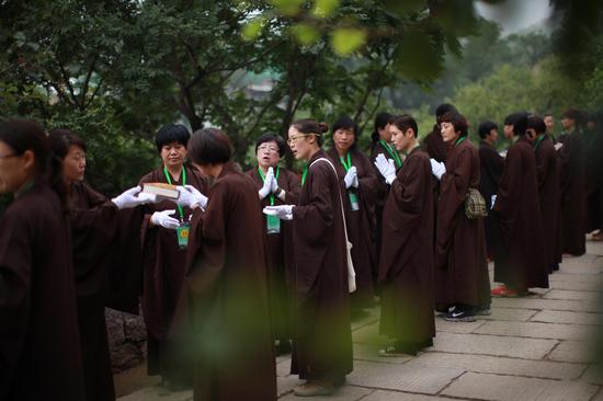 北京龙泉寺晒经法会实拍(图：龙泉视界)