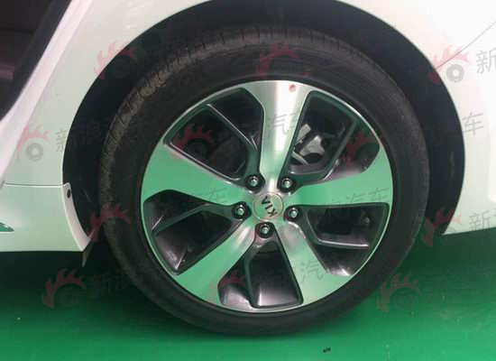 国产新款起亚K5两种外观谍照 10月上市