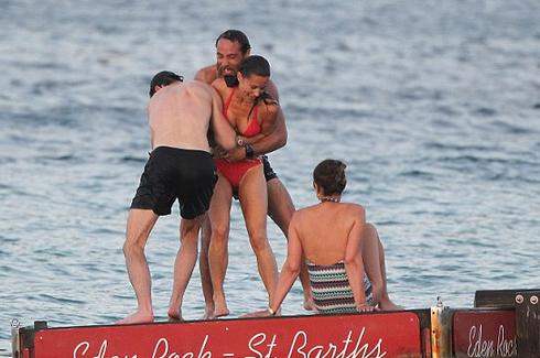 凯特王妃妹妹泳装性感