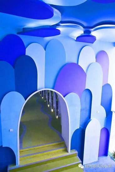 杭州1小学教学楼像梦幻城堡 大人都想回去上学