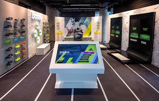 阿迪达斯跑步BOOST创新科技研究站首次登陆北京_跑步频道_新浪竞技风暴_新浪网