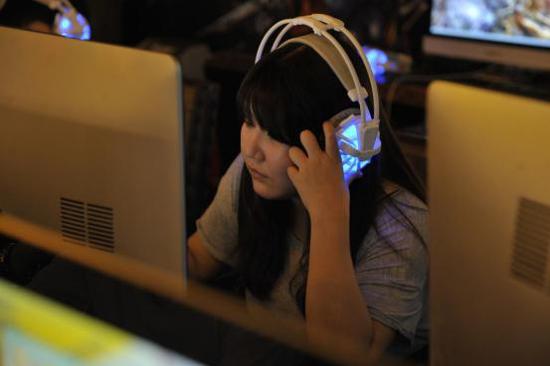 美女助阵 WCA公开赛武汉赛区精彩不断_电子