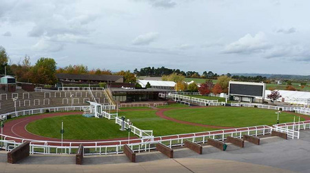 盘点世界五大著名赛马场赛马场 香港这些地方爱马人不容错过 - 米尔体育网